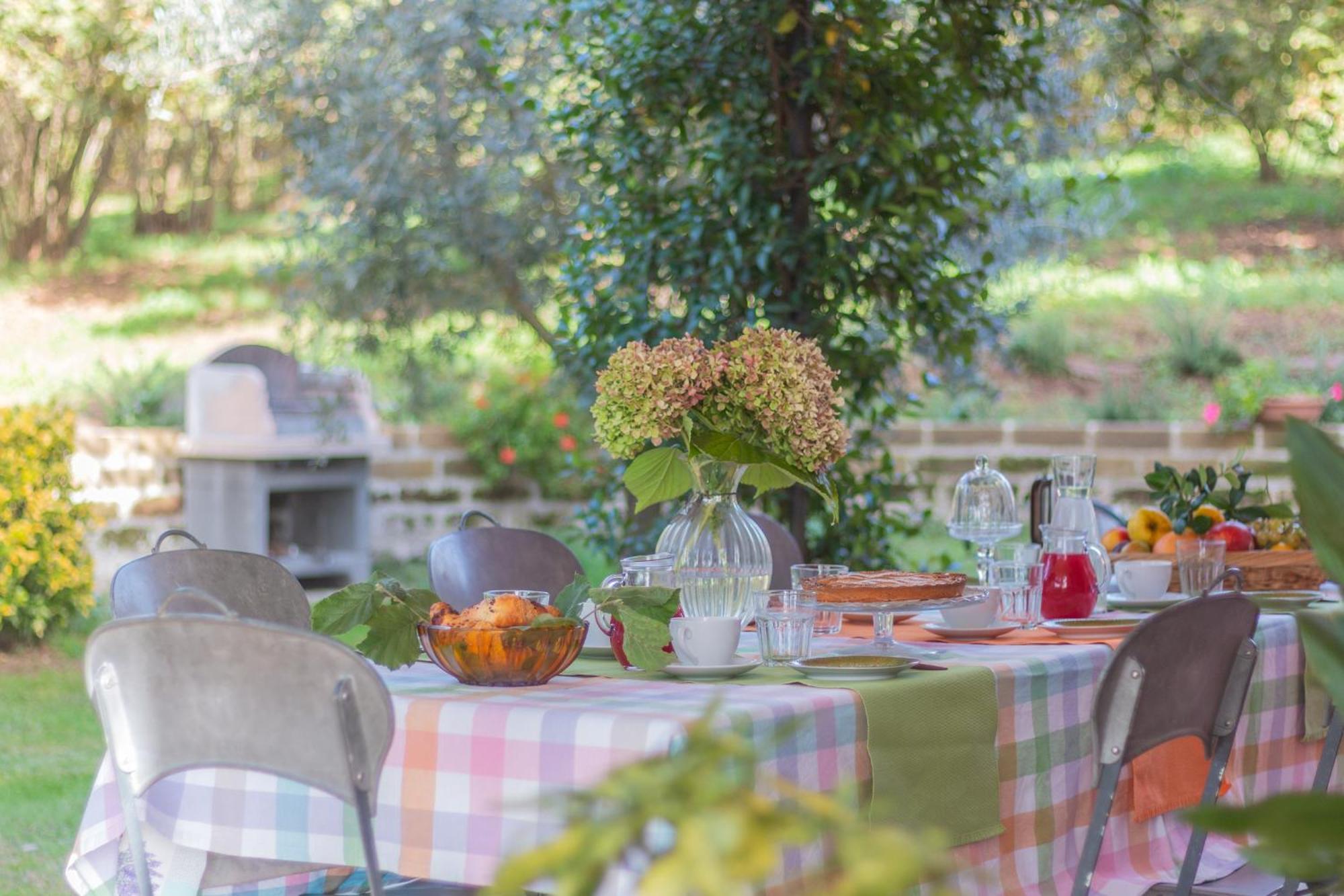 Ai Due Cedri Guest House Capranica Bagian luar foto