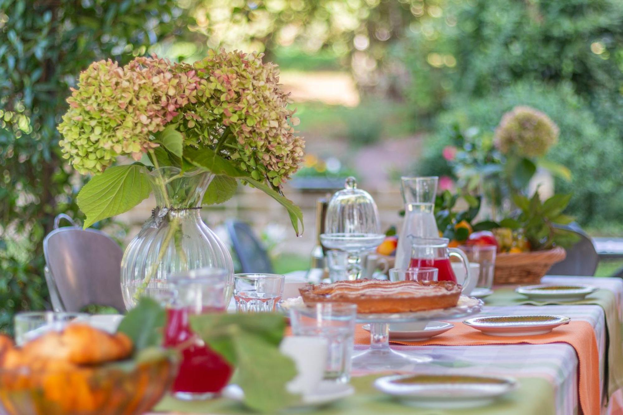 Ai Due Cedri Guest House Capranica Bagian luar foto