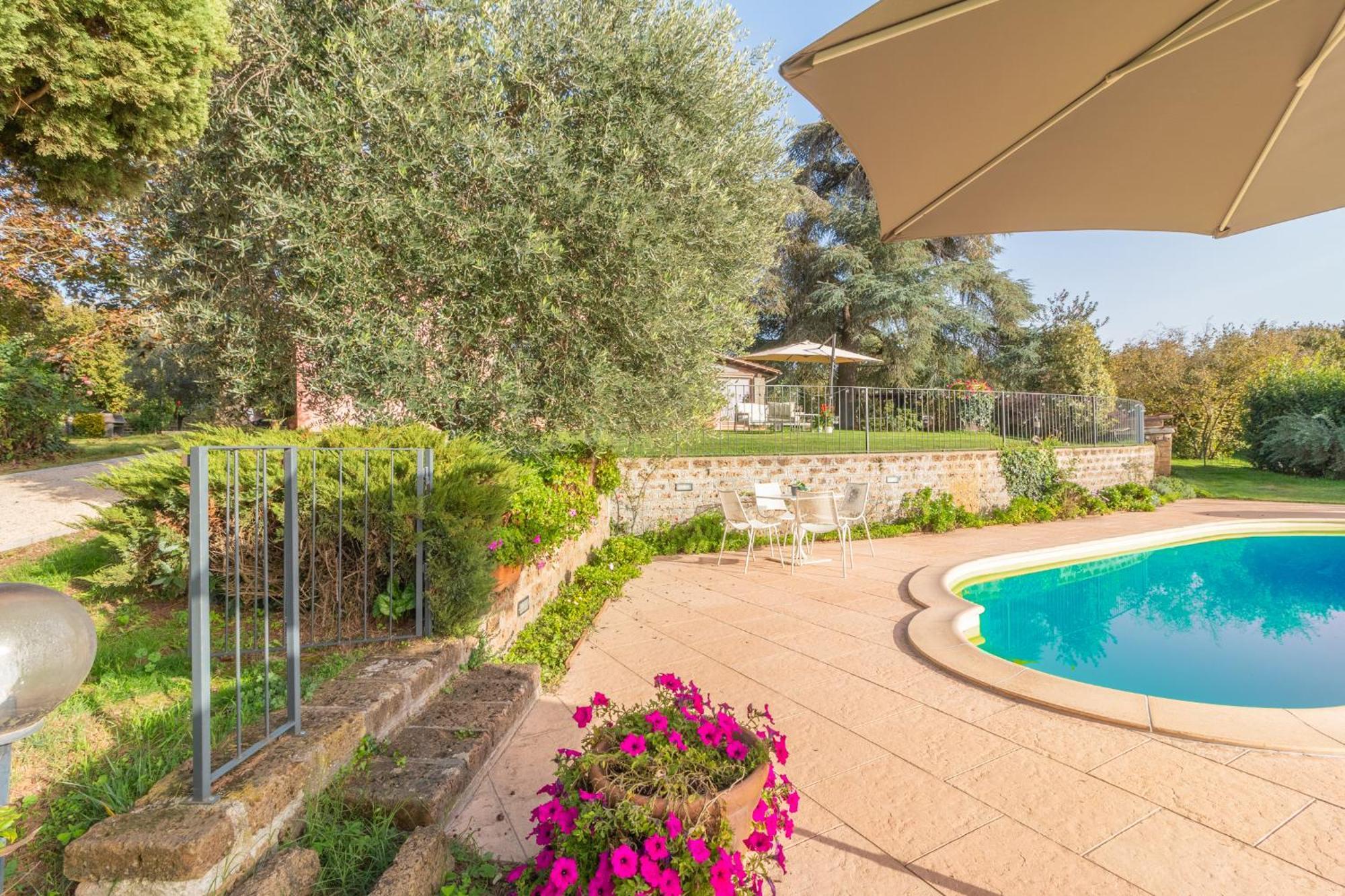 Ai Due Cedri Guest House Capranica Bagian luar foto