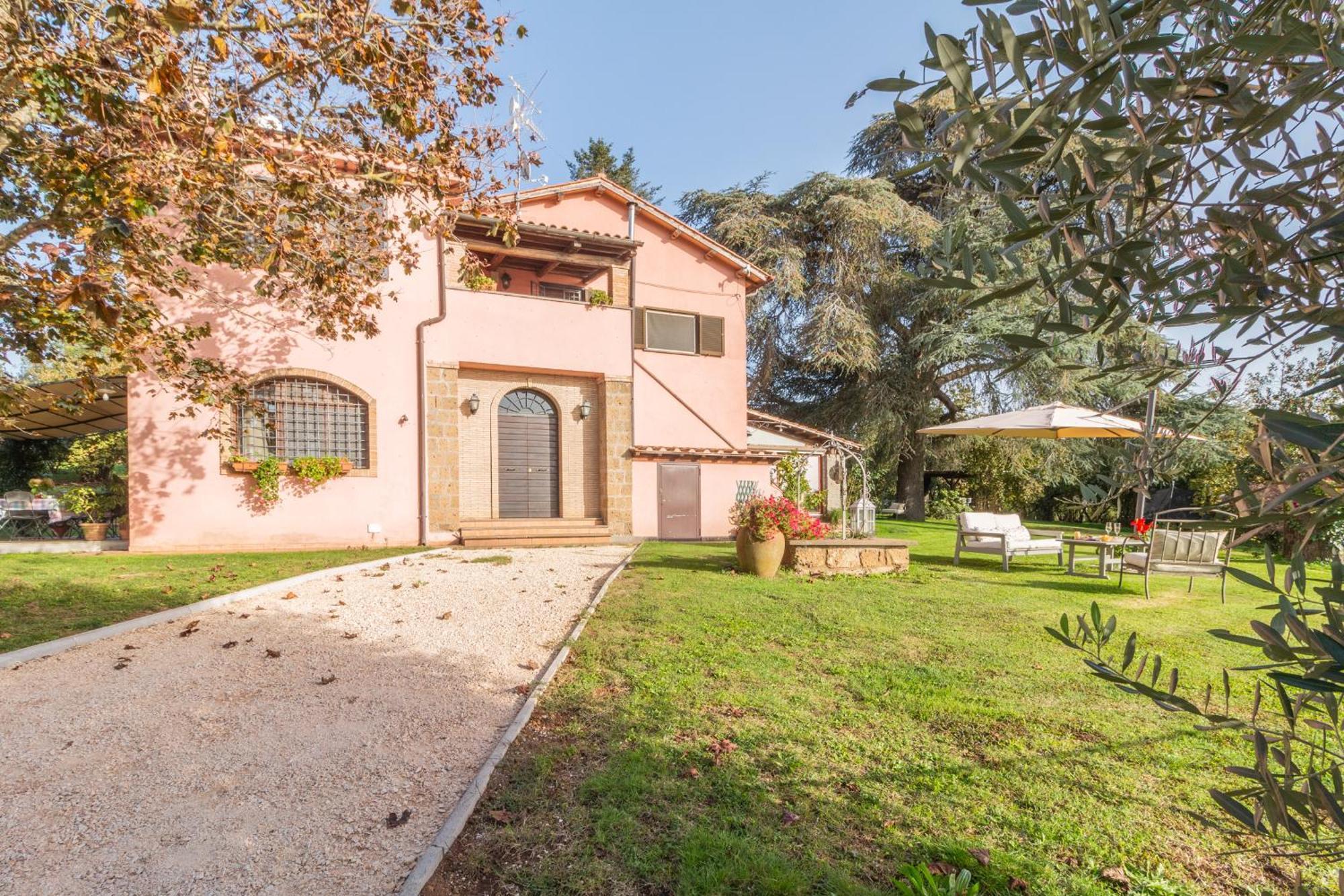 Ai Due Cedri Guest House Capranica Bagian luar foto