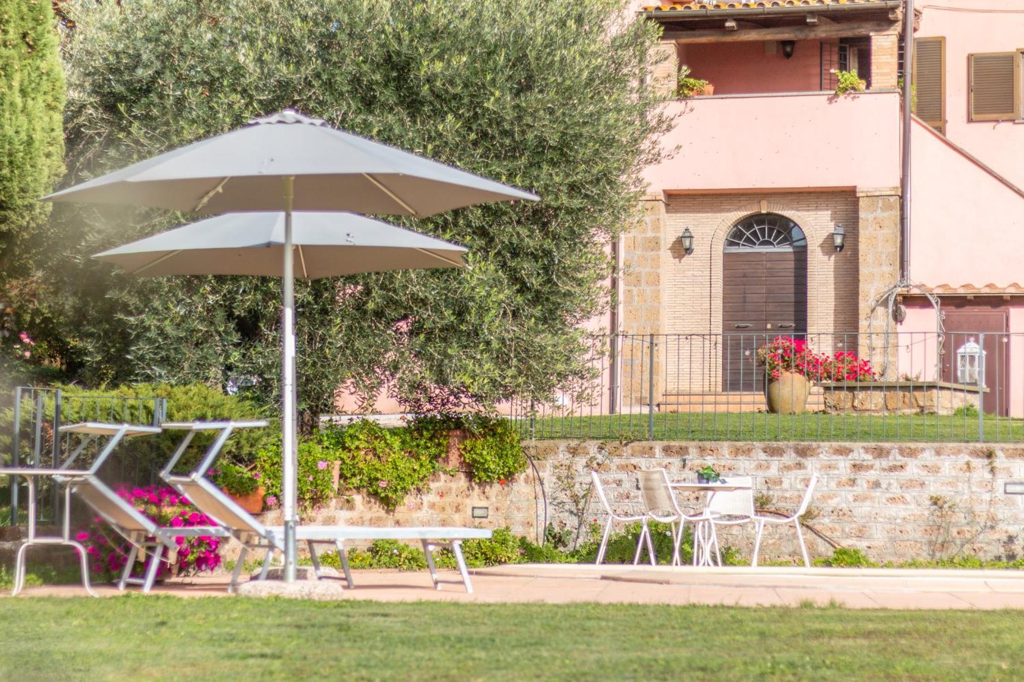 Ai Due Cedri Guest House Capranica Bagian luar foto