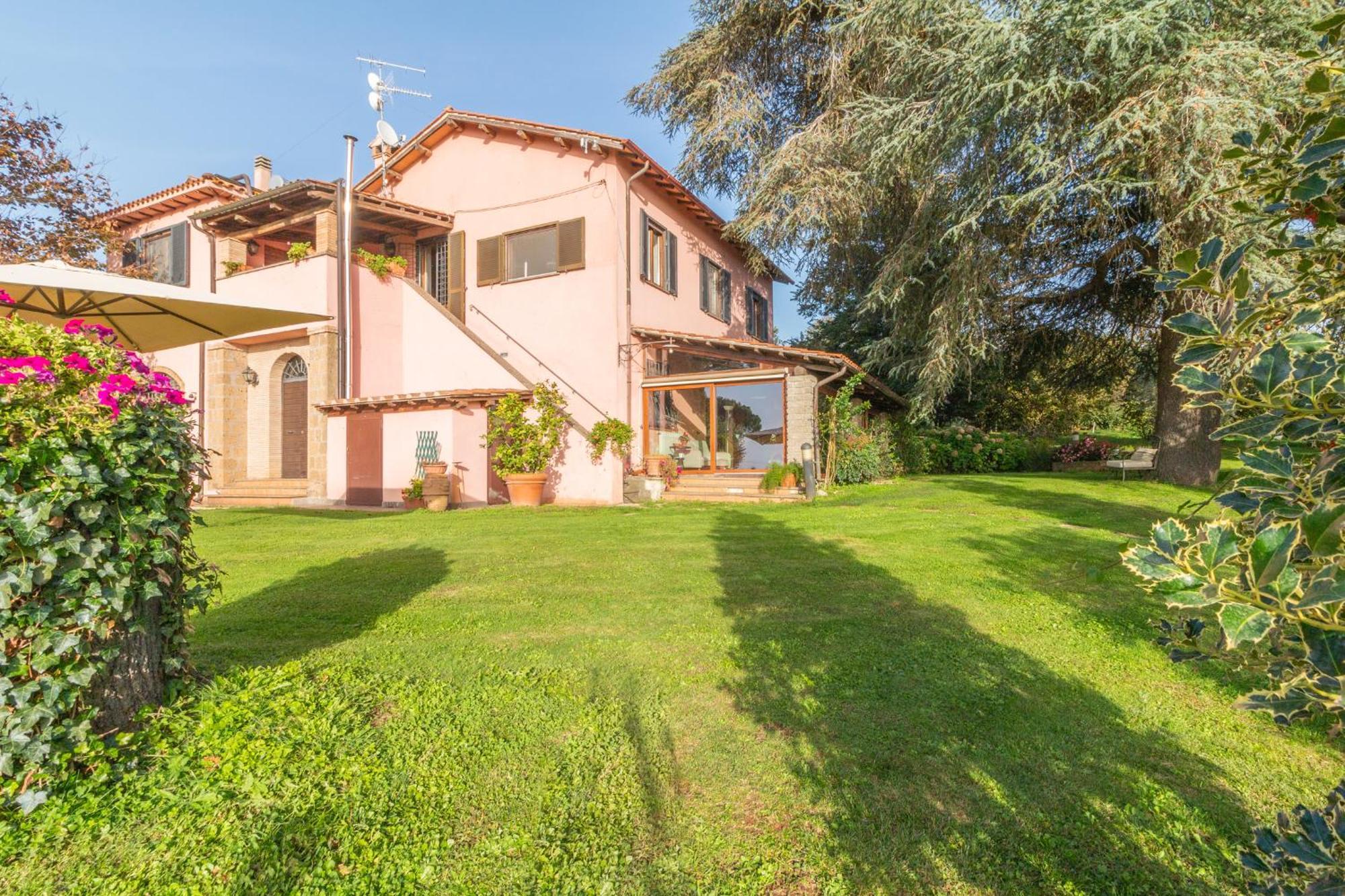 Ai Due Cedri Guest House Capranica Bagian luar foto