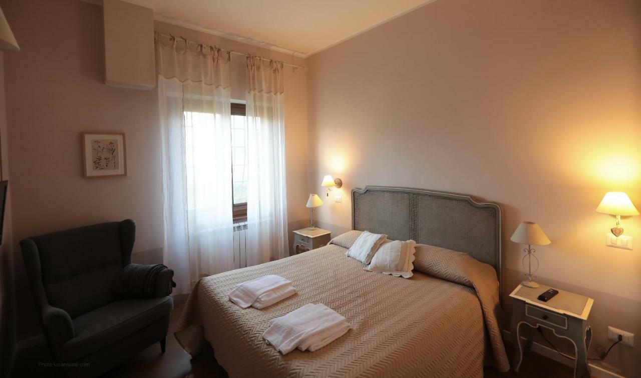 Ai Due Cedri Guest House Capranica Bagian luar foto