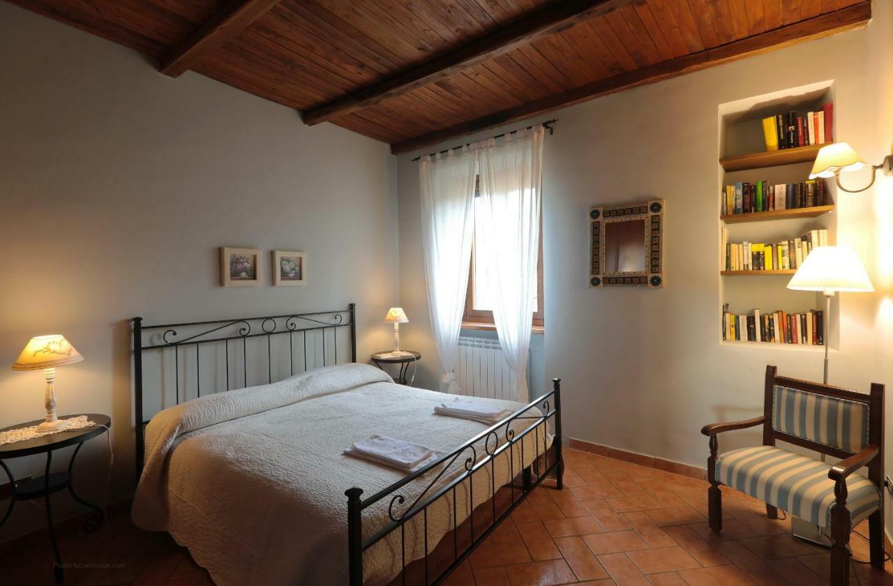 Ai Due Cedri Guest House Capranica Bagian luar foto