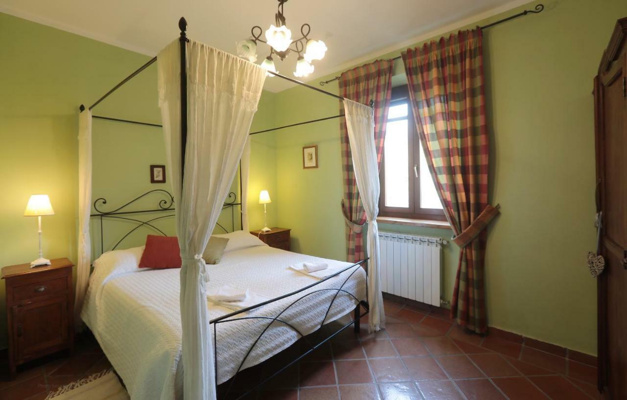 Ai Due Cedri Guest House Capranica Bagian luar foto